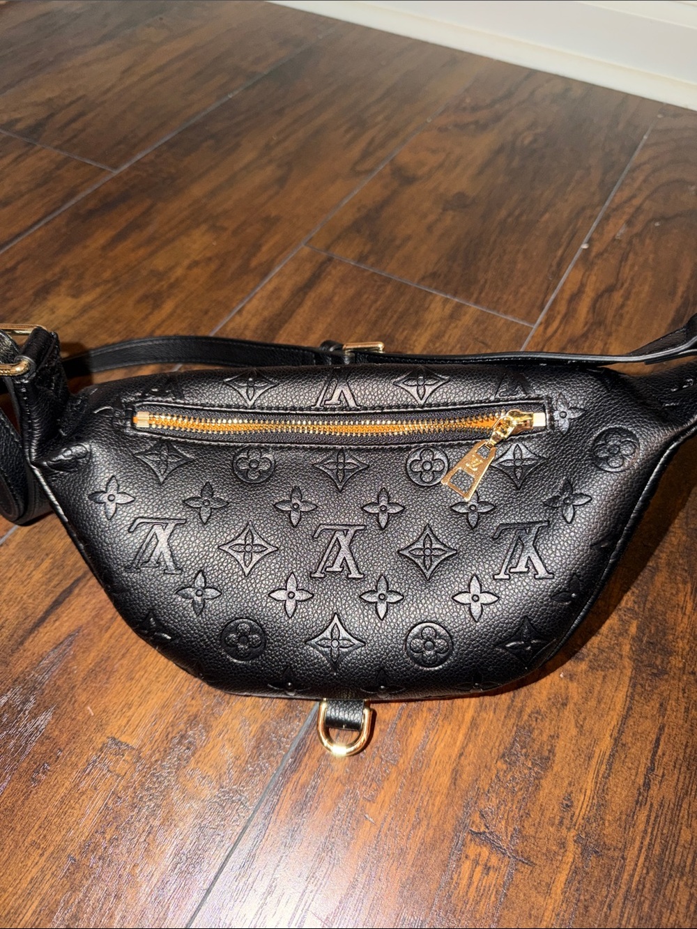 Black Embossed Leather Crossbody Belt Bag - EUC - Picture 2 of 5